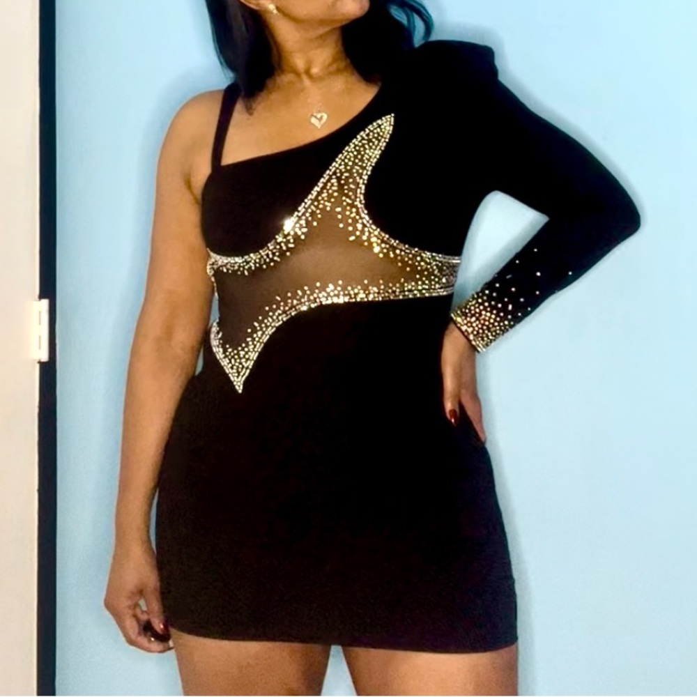 ONE SLEEVE STAR DRESS